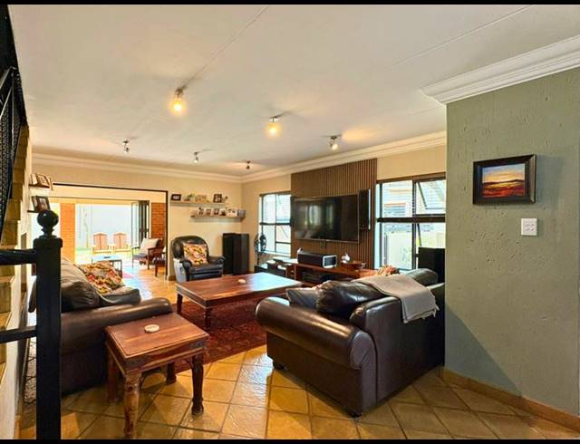 4 BEDROOM HOUSE FOR SALE IN GLEN MARAIS